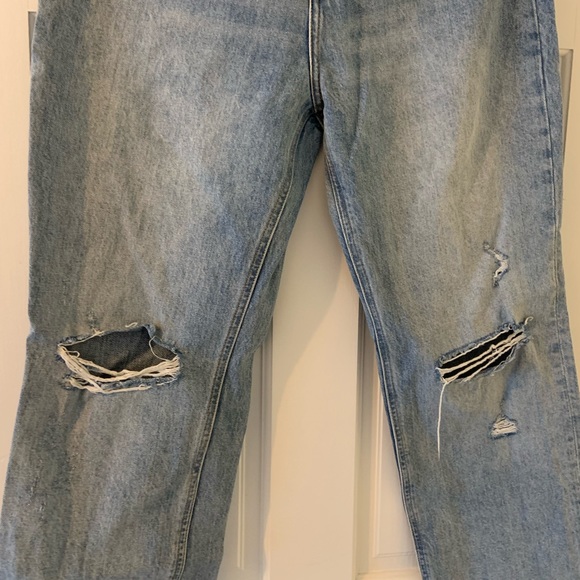 Aritzia Denim Forum Joni denim in picture this bleu rip wash size 29. - Picture 3 of 6